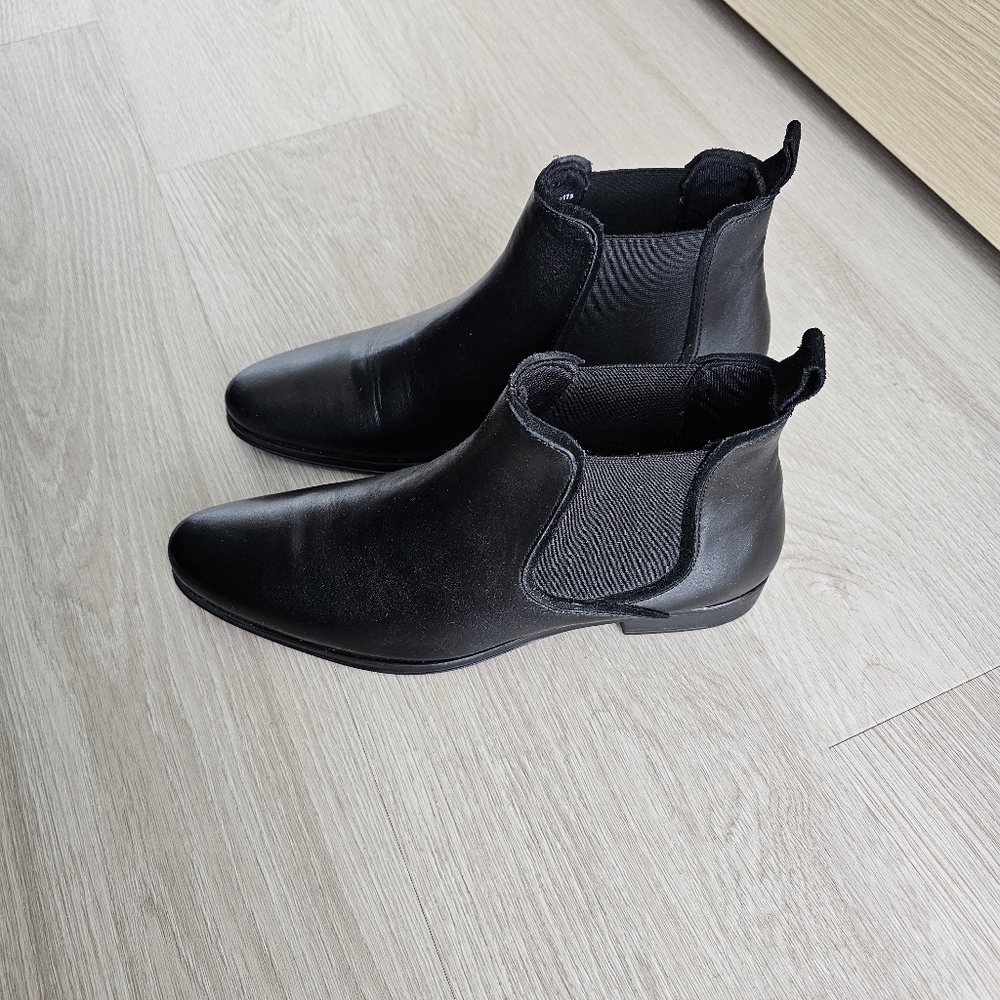 Chelsea Boot (Men's 9)